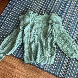 Listicle sweater size small